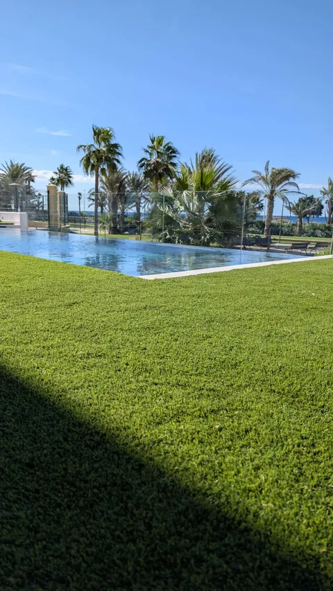 Zona de piscina · Indalturf