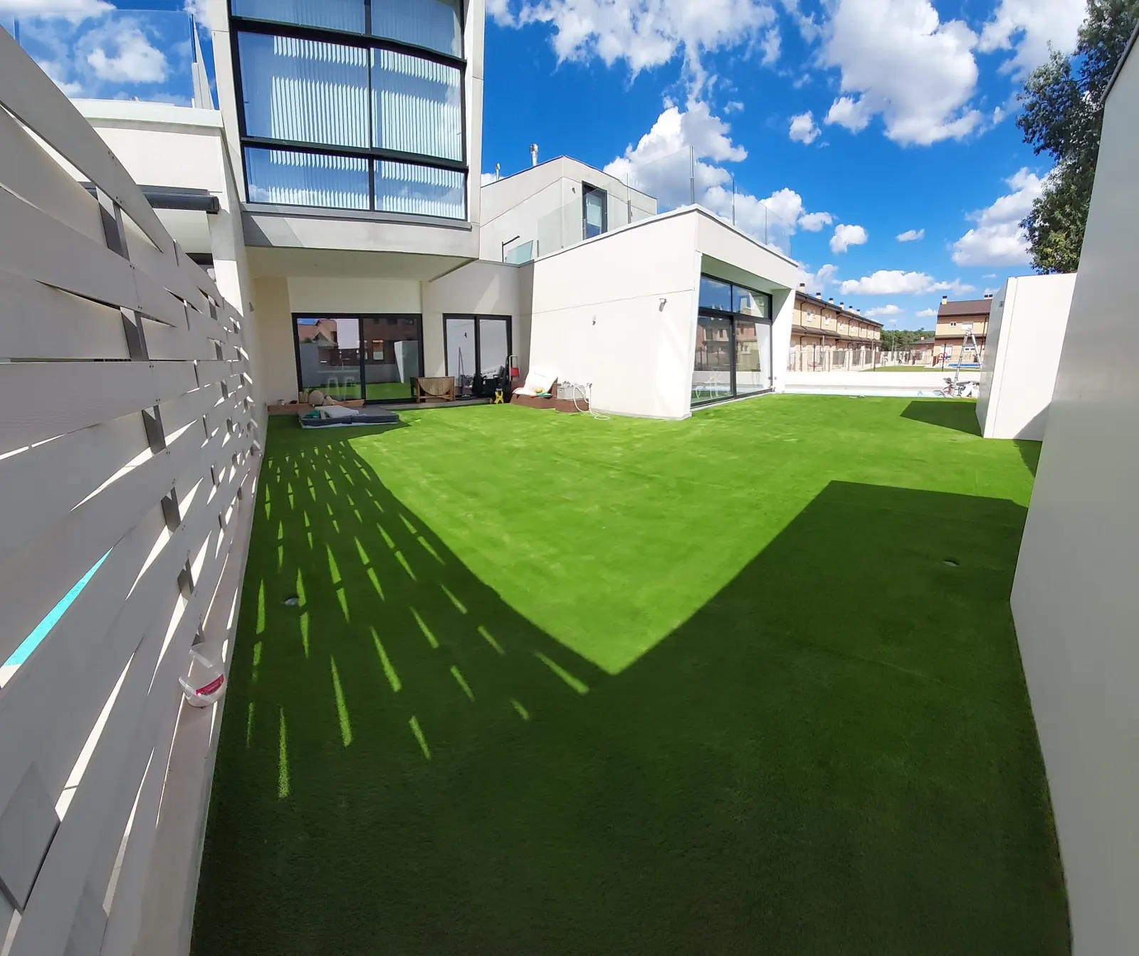 Césped artificial para jardines en Almería y Granada