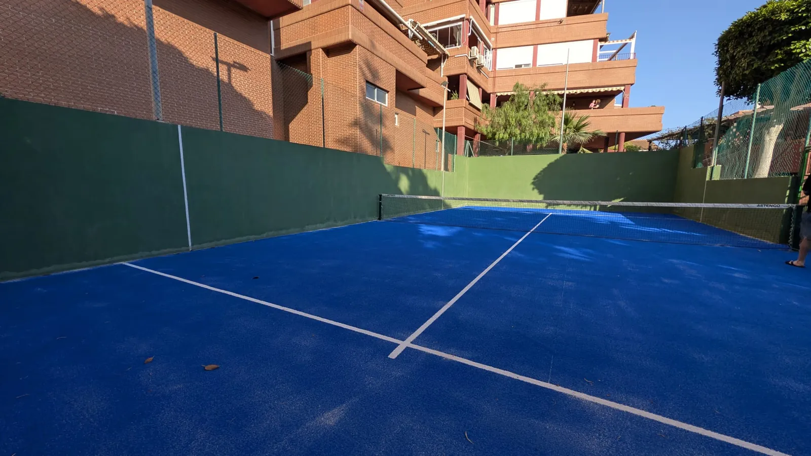 Césped artificial para pistas deportivas en Almería y Granada